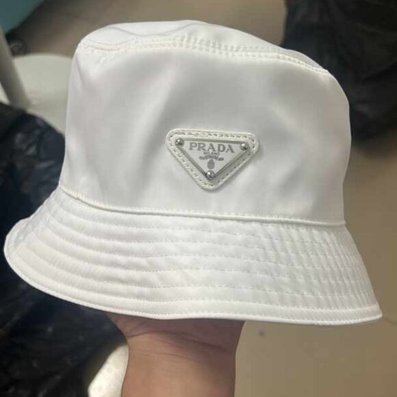 N.W.T Summer prada hat bucket - Picture 1 of 3